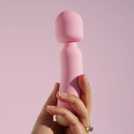 Girls Get Off Wanda Rechargeable Body Wand Massager