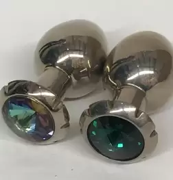 Jewelled Lotus Small Metal Butt Plug Emerald